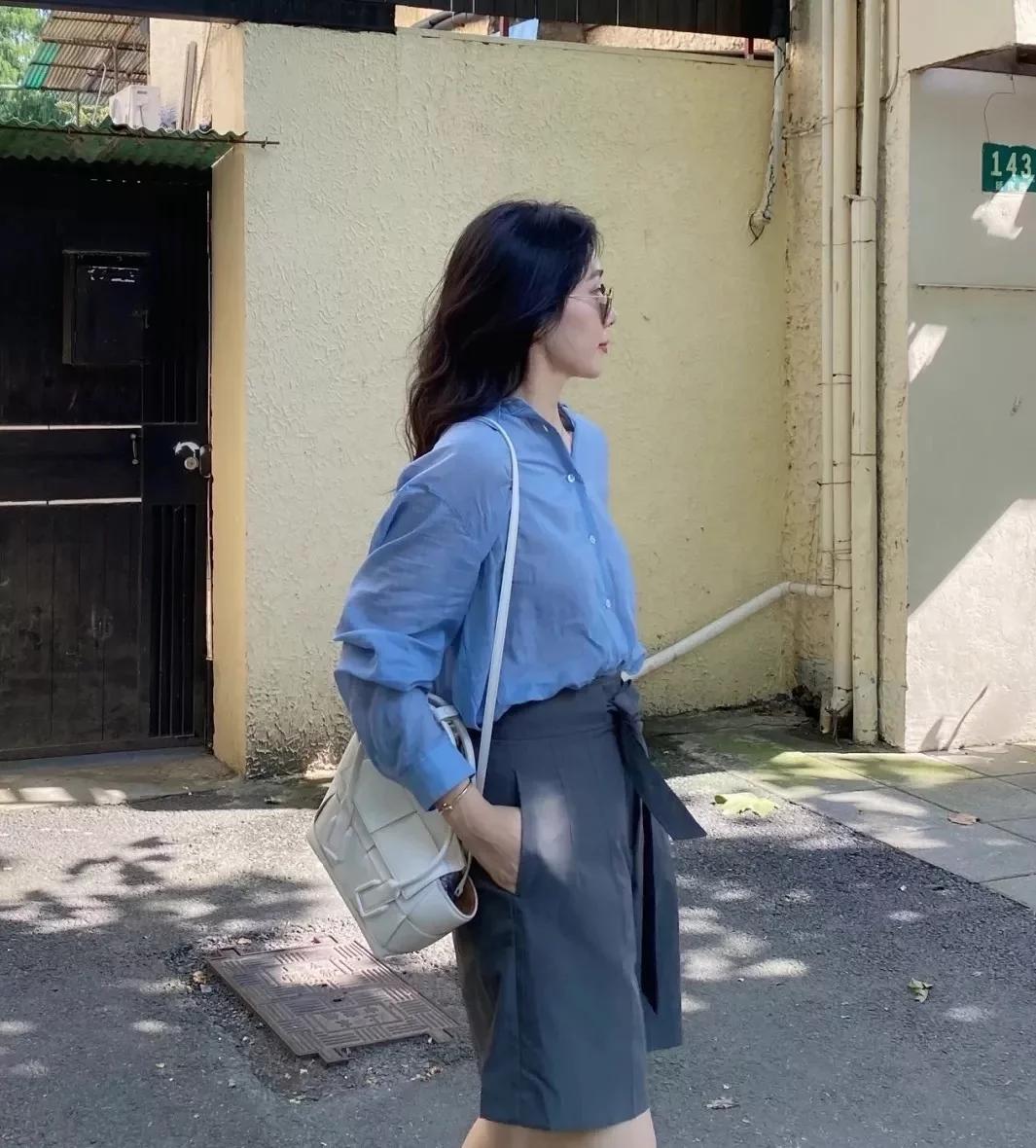 小个子|初秋这样穿“衬衫+五分裤”，显高显瘦还显气质，很适合小个子！