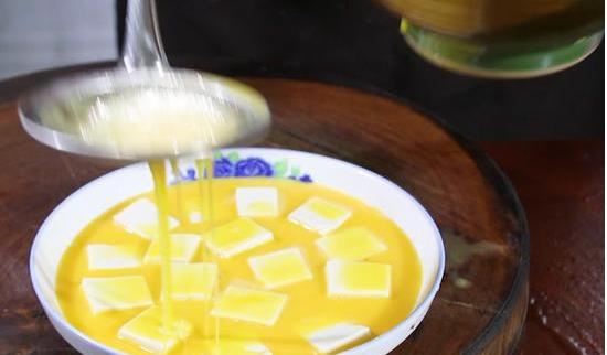 什么|简单豆腐加鸡蛋做出营养早餐,上锅蒸一蒸即可,开春营养早餐菜谱