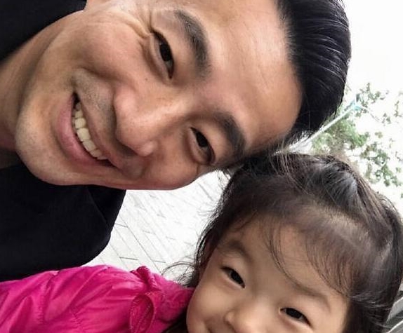 程度|汪小菲带女儿吃早餐,豪华程度“亮瞎”网友:贫穷限制我的想象!