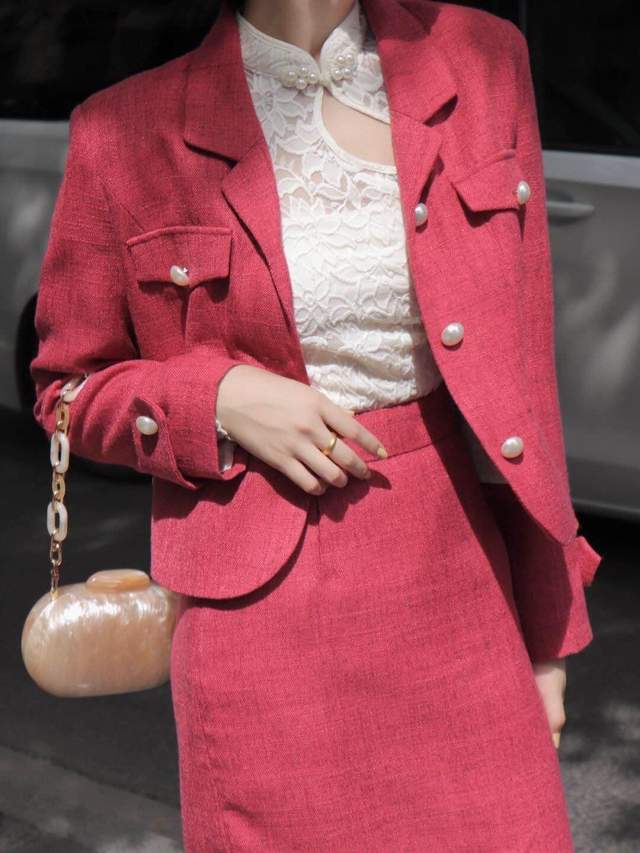 整体|秋天一定要穿一次“小香风套装”,高级不说还显白,美进骨子里