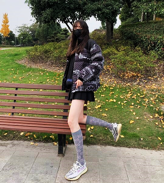 ptxiez|从动物身上找灵感，Yeezy350白斑马彰显个性，拿捏到位不夸张