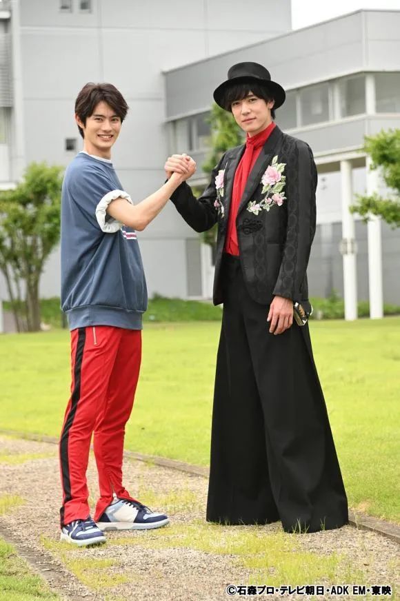 假面骑士saber特别篇预告来袭休闲度假外加骑士交接