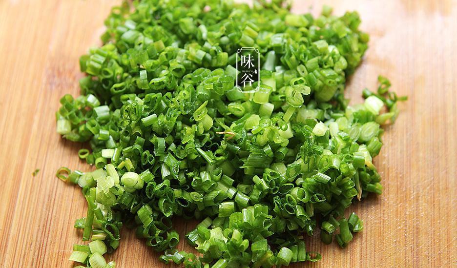 葱花|教你做酥脆好吃的葱油饼，不用和面，十分钟搞定，做早餐最合适