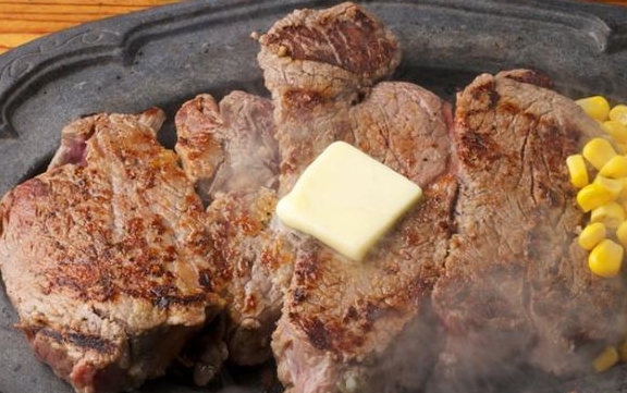 程度|汪小菲带女儿吃早餐,豪华程度“亮瞎”网友:贫穷限制我的想象!