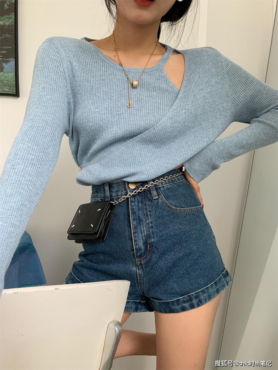 英气|连赵丽颖的机场穿搭都越来越女团，只是因为一件针织衫