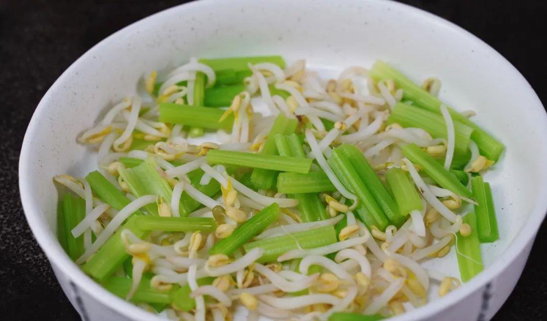 豆芽怎么炒才没那么多水 31bf67797d3d4afeae0e8f07a530f7f6.jpeg