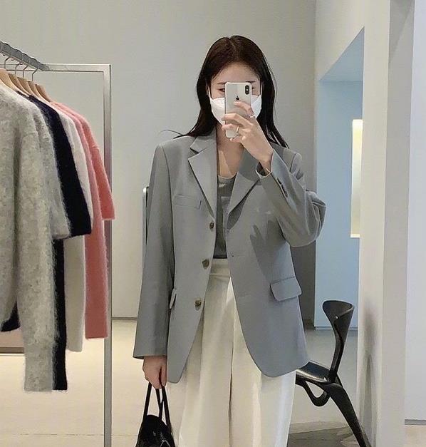 身材|春季百搭小西服，搭配简约更有气质，矮个子妹子也能驾驭