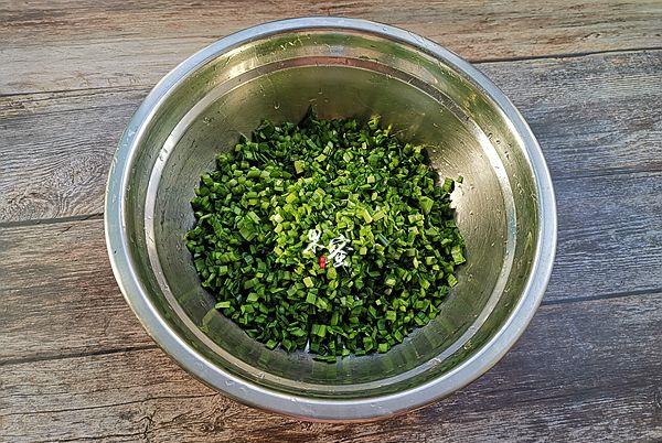 时间|一把韭菜，一碗面粉，两个鸡蛋，搅一搅，煎一煎，香喷喷