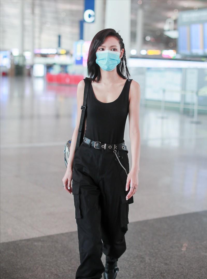 老头背心穿搭推荐 ea1b853f58a24827bcfd4c392b593553.jpeg