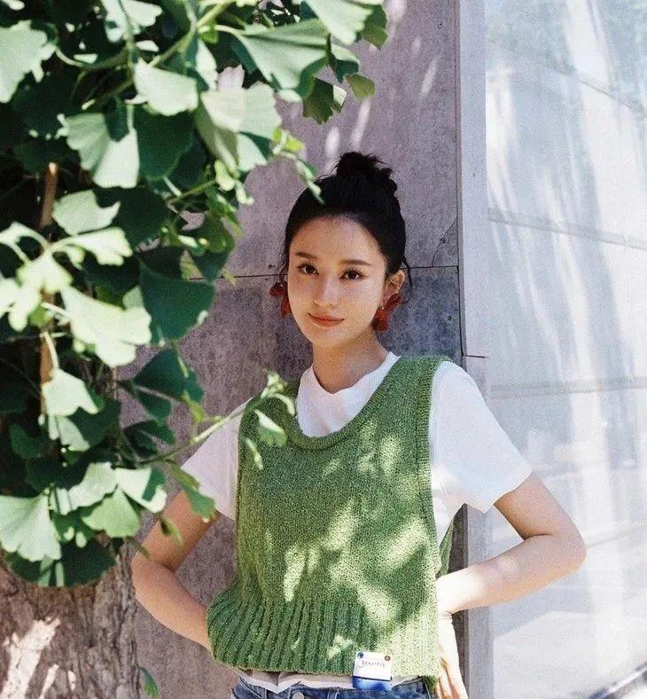 什么|下周穿什么｜刘雯的背心，我穿也能这么好看？