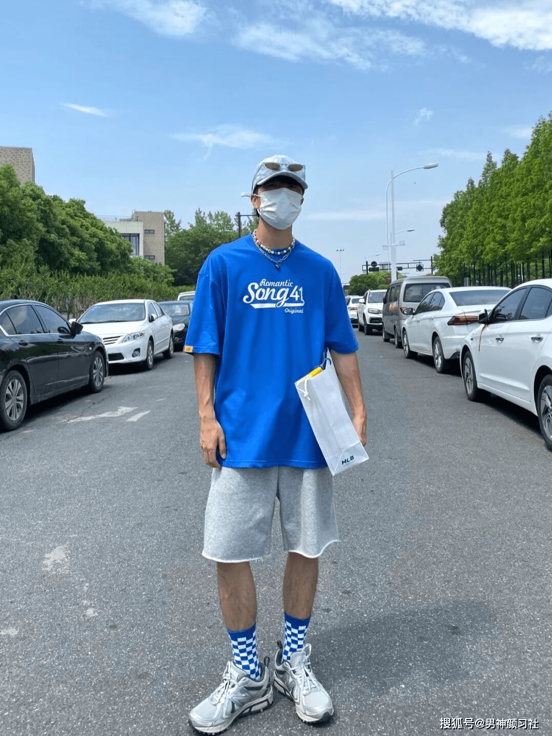 蓝色|范丞丞教你把天空和大海穿在身上!“克莱因蓝”,你的显白神装