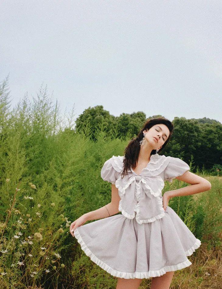 宫廷中|下周穿什么|一起穿X型裙才是好姐妹!