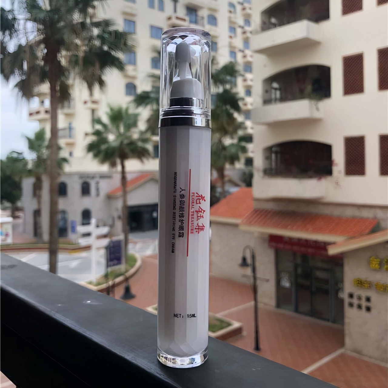 眼袋|温和补水抗皱眼霜推荐：有效提拉紧致眼周肌理，迅效改善眼袋问题