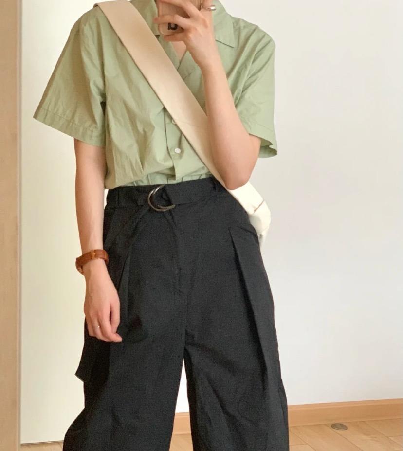 少男少女|烂大街的T恤别再穿了!短袖衬衫才是夏日时髦的好法宝,又甜又酷