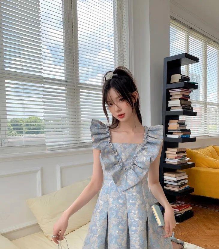 宫廷中|下周穿什么|一起穿X型裙才是好姐妹!