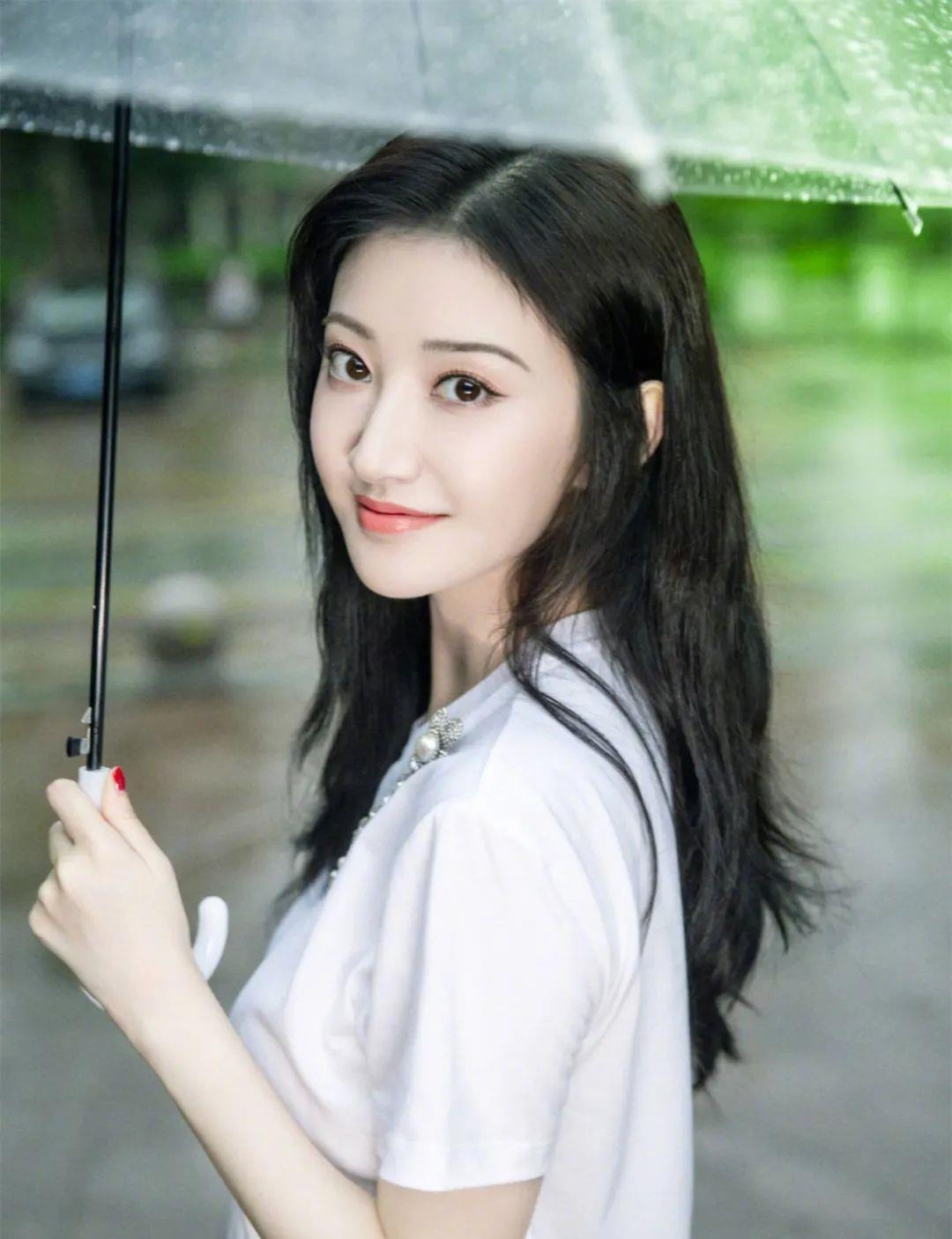 马思纯|同样是胖，马思纯被黑成肉包，她却跟顶流鲜肉和霸道总裁轮流合作？