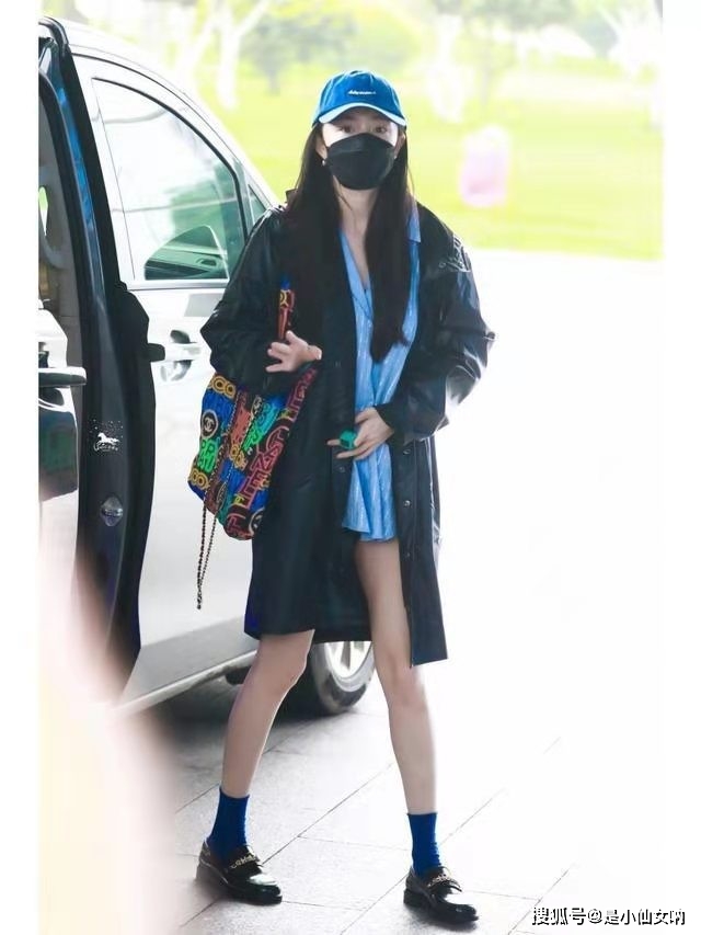 杨幂|“少女感”给杨幂太多自信，“外长里短”够洋气，小鸟腿最抢镜
