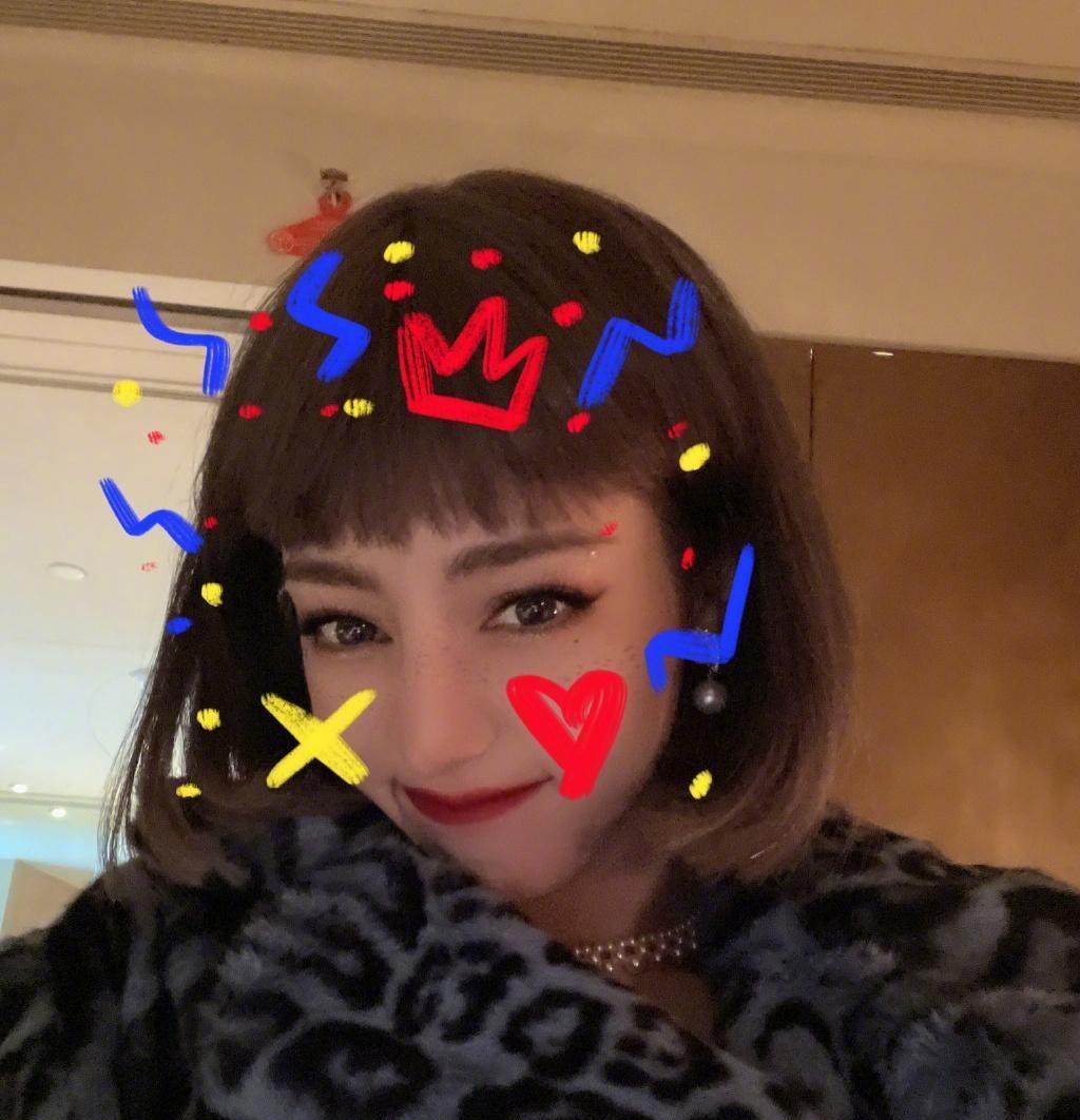 纱裙|迪丽热巴太浪费颜值了，化浓妆又酷又艳，却被滤镜挡了脸