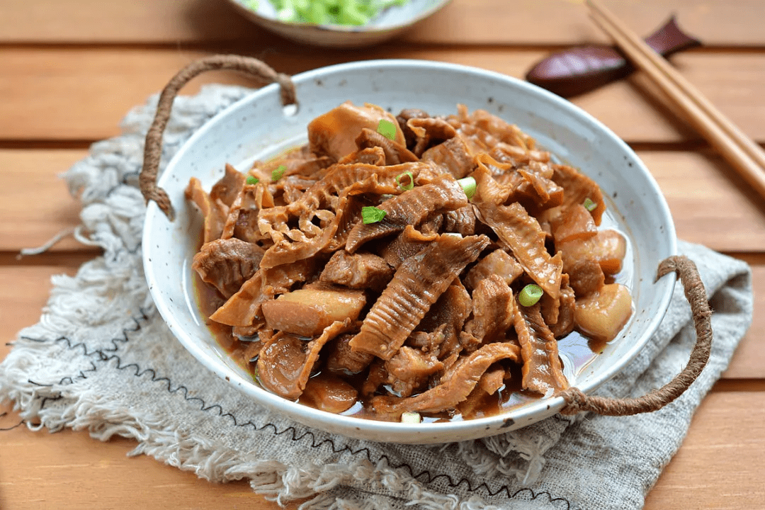 微火|五花肉炖干笋尖:浓香入味,简直不要太好吃!