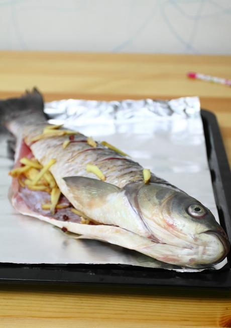 花椒|风靡大街小巷的烤鱼，在家只需几种简单食材轻搞定，全家赞不绝口