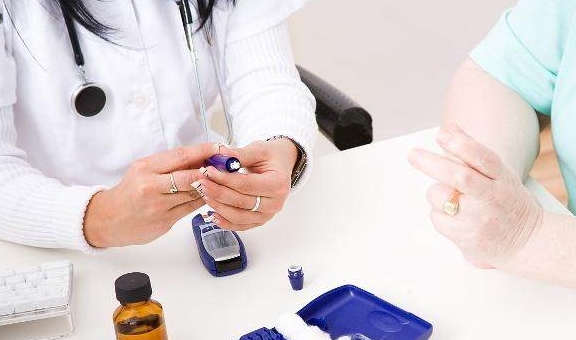 症状|糖尿病早期时，身体会亮起这7个“红灯”，此时治疗疗效高