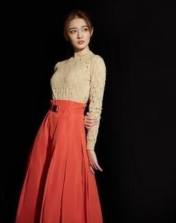 身材|徐璐瘦成“纸片人”，胳膊还没“竹竿”粗，但穿礼服是真的美