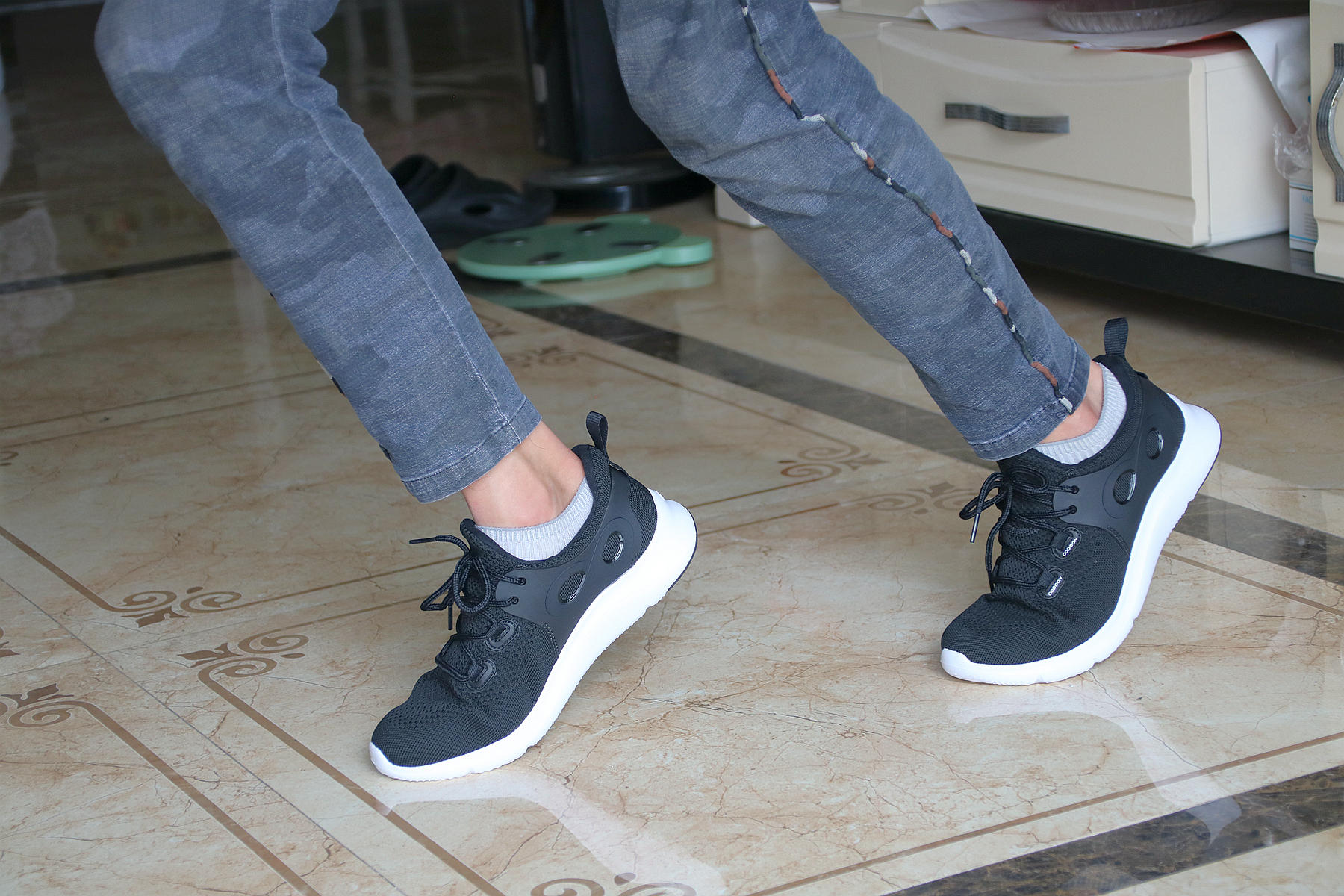 设计|轻弹又舒适、穿上它就不想脱下来，咕咚智能跑鞋5K体验