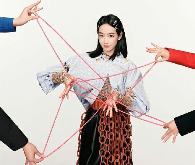 系列|宋茜拍摄杂志大片，选用“百宝箱”系列，古灵精怪明艳动人