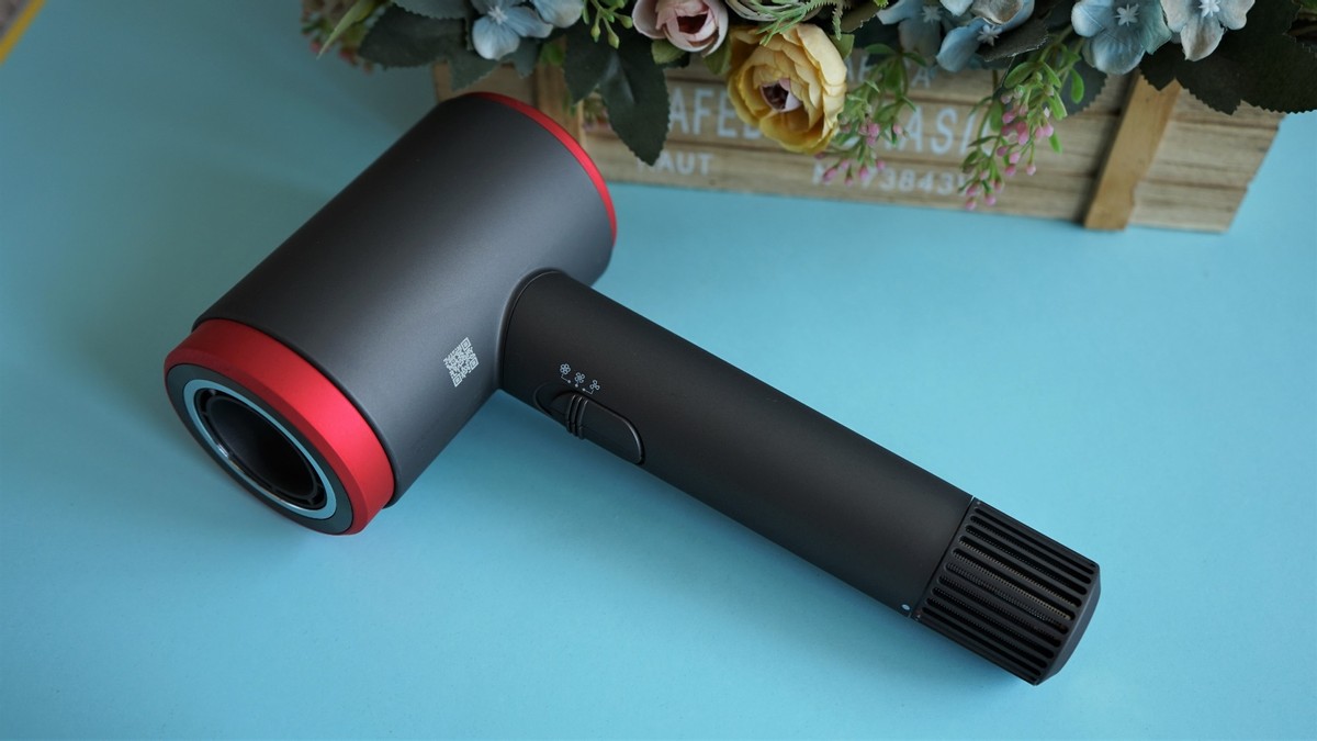 享受无拘无束的自由-诗恩无线吹风机体验