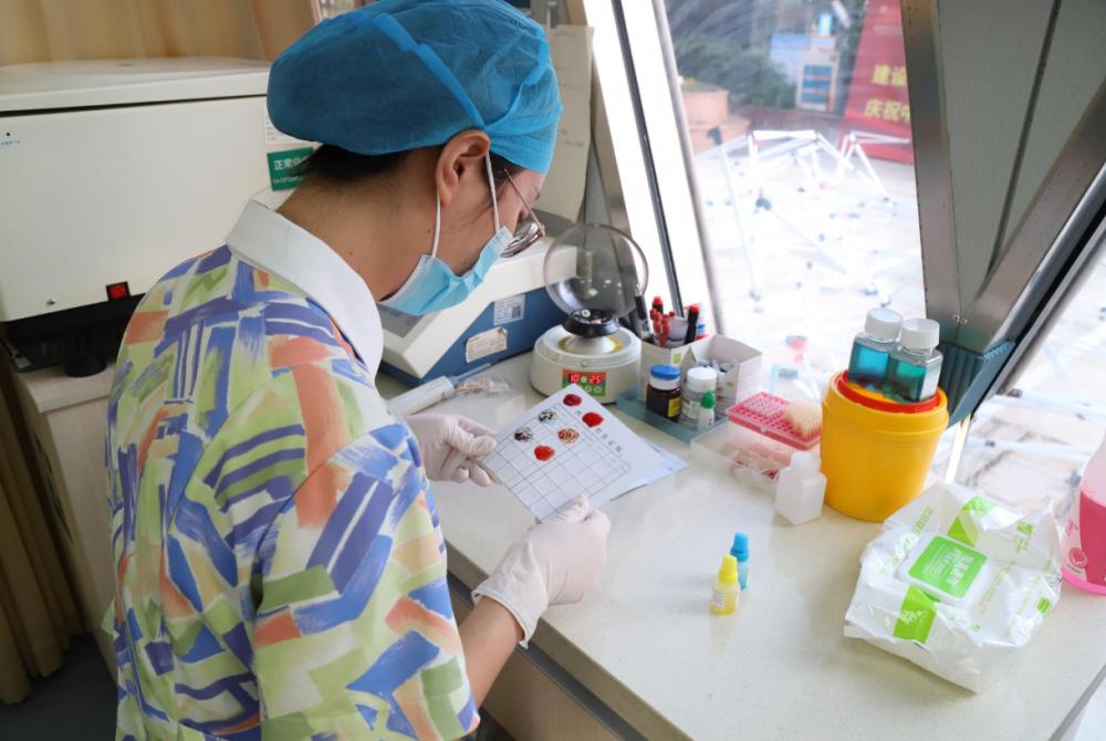 献血者|科学防疫 踊跃献血——徐州市民走进街头献血屋为生命加油