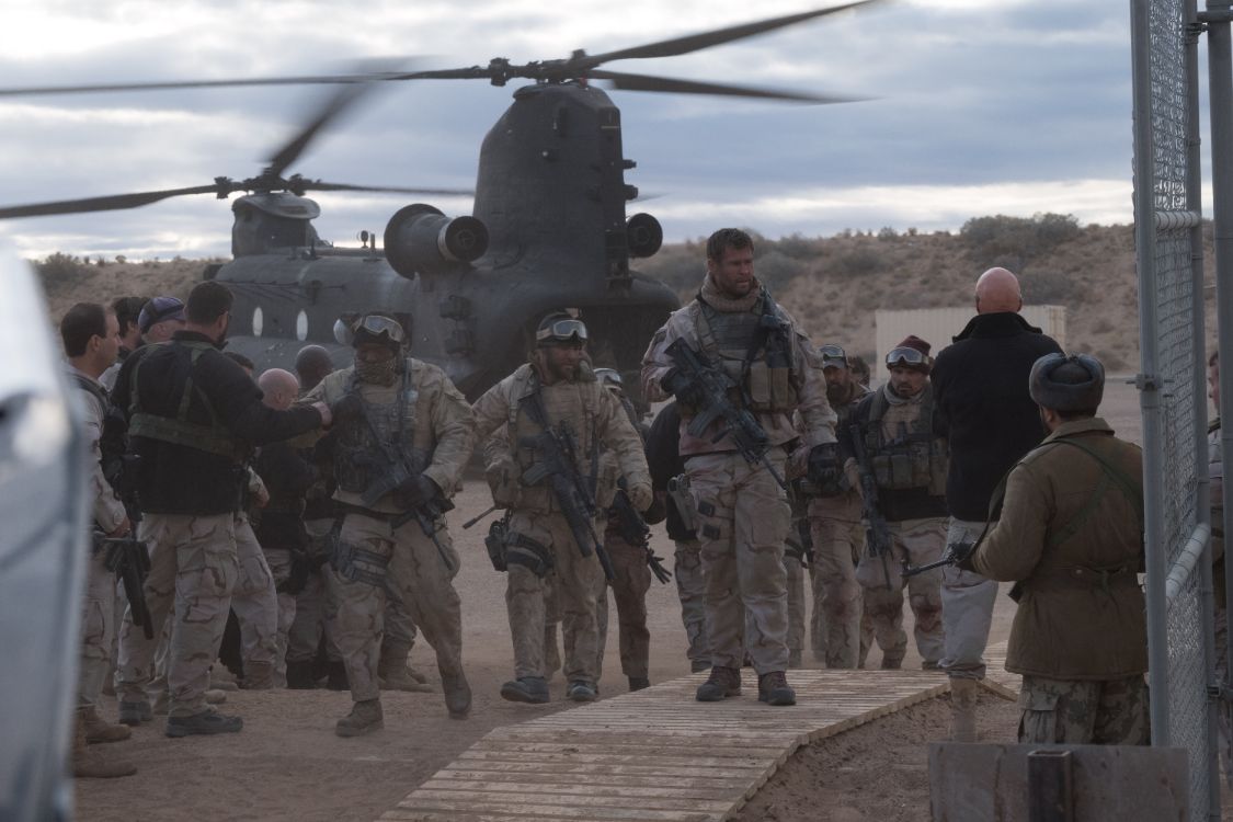 图片[2]-一部美化美国侵略阿富汗的战争电影，“锤哥”搭档前阿富汗副总统-魔性次元