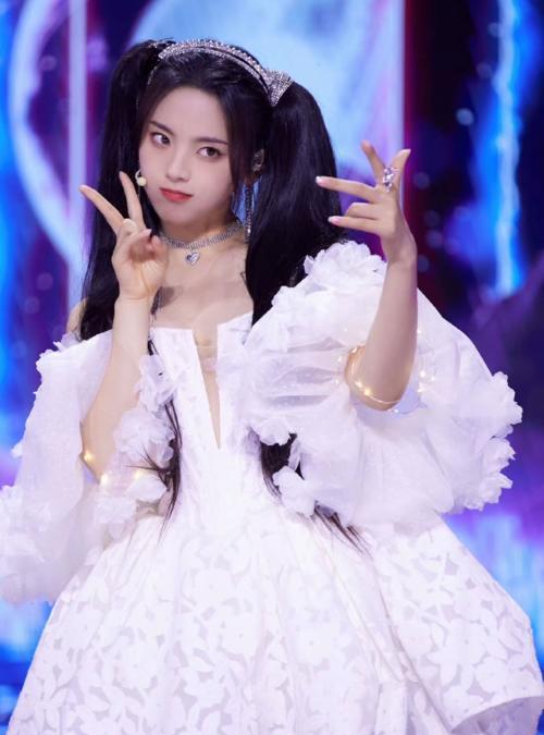 马尾|女明星集体装嫩？孙俪杨幂娜扎Baby杨超越鞠婧祎集体双马尾