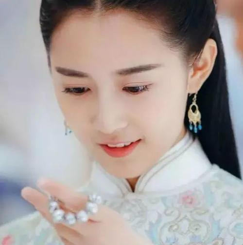 浅色|自带“美瞳”效果的眼睛，我只服这3位女演员！眼神都写满了灵气