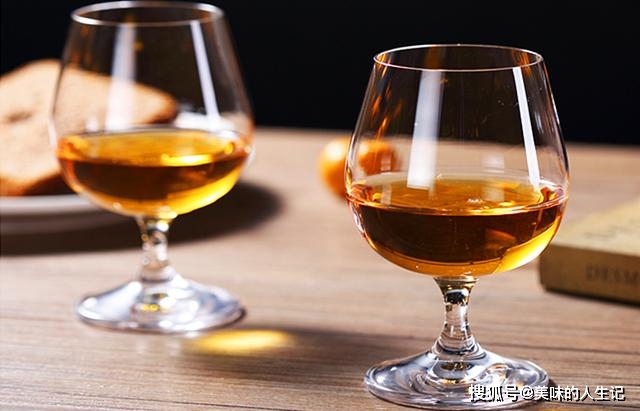 龙舌|盘点世界上最“好喝”的8种酒,啤酒惹争议,看看你都喝过几种?