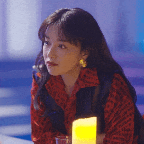 发型|明明有顶级女主脸却糊了10年？她这次终于靠复古风封神了！