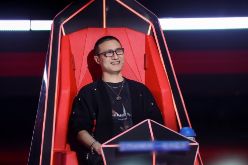 跳水|《2021中国好声音》六强争夺硝烟再起 李克勤独门“跳水打分”法助力战队选人