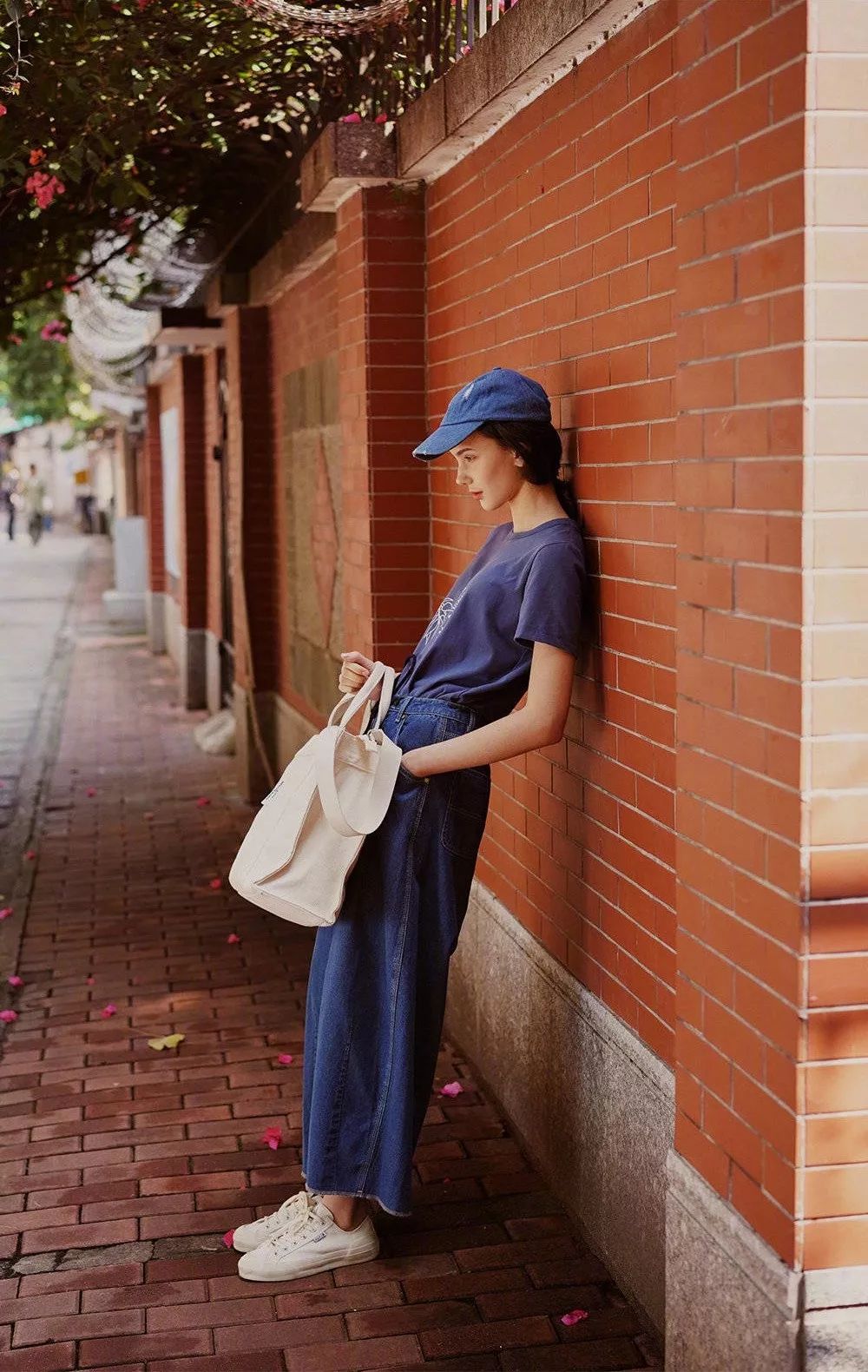 黑色|T恤+阔腿裤,早秋最显瘦搭配!