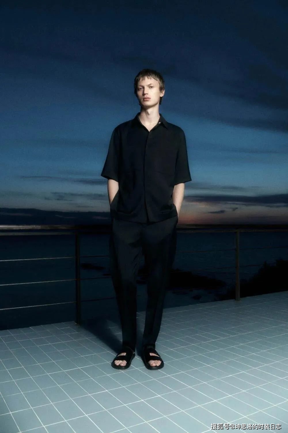 系列|Lookbook画册丨COS 2021夏季假日系列 以轻简搭配享受夏日宁静