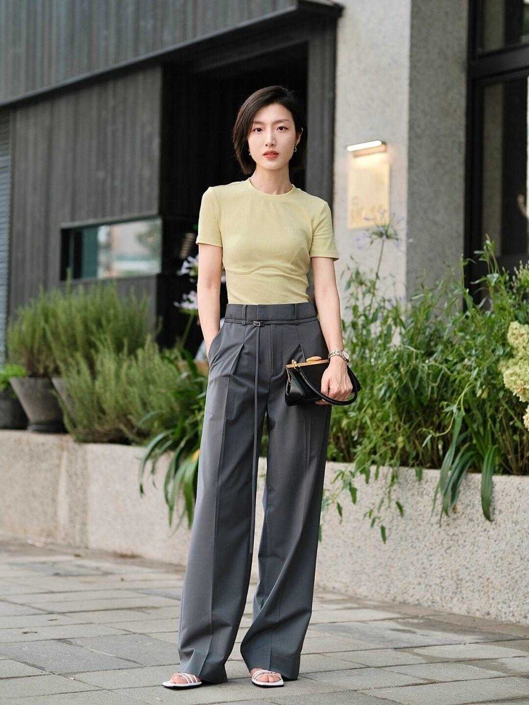 原创小个子女生就该这样穿短袖t恤搭配高腰阔腿裤显高还显瘦