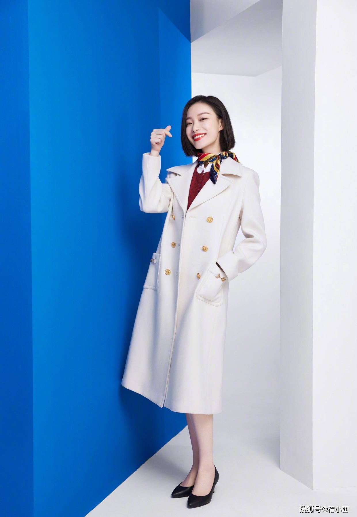 黑色|倪妮的“人鱼臀”身材真是存在？一袭露肩连衣裙配波波头，太美了