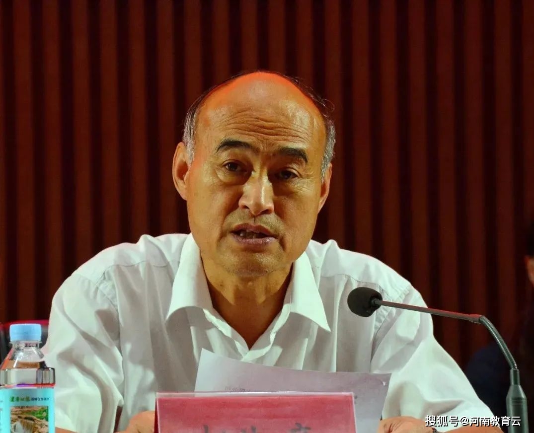 奉献爱心 关爱未来!新蔡县慈善总会"金秋助学"捐助仪式举行