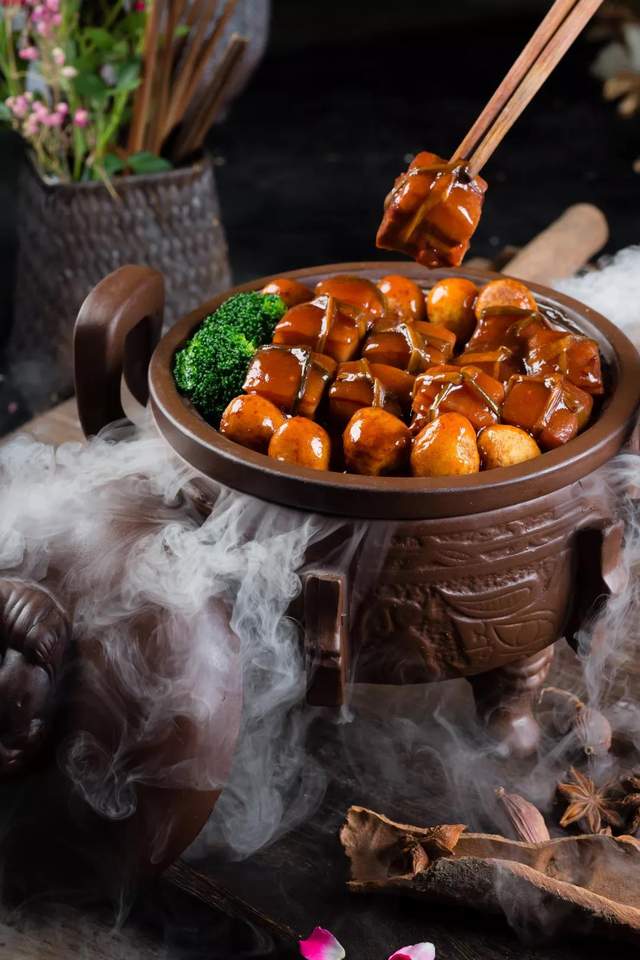 四季|求问！可以把队友卖了买新衣吗？