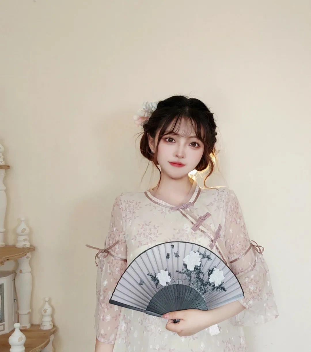 假发|别再披头散发了！小个子吸晴显高的几款发型，太美了