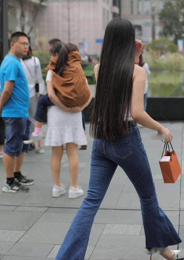 颜色|打底裤的“另类”穿法，时髦又修身，错过了可能后悔莫及！