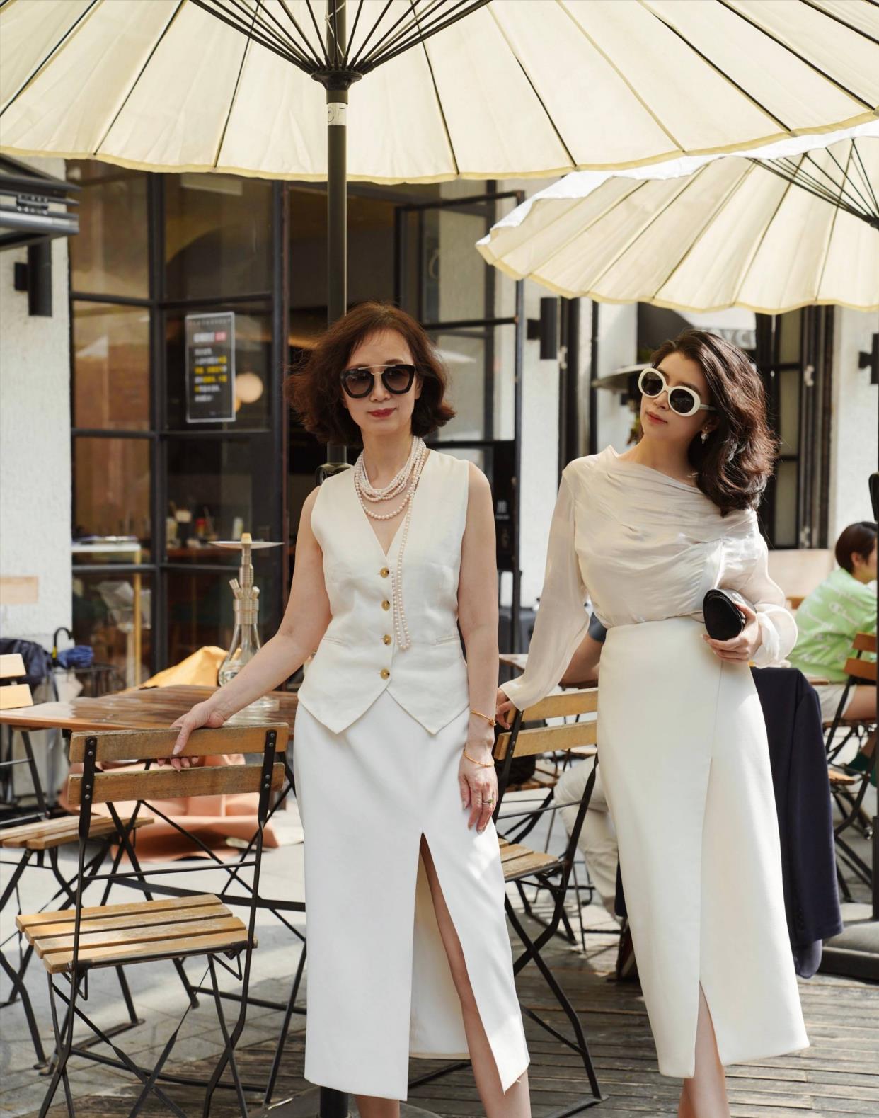 都爱|今年的鞋跟流行“穿短不穿长”,穿着舒适还显个高,难怪50+都爱