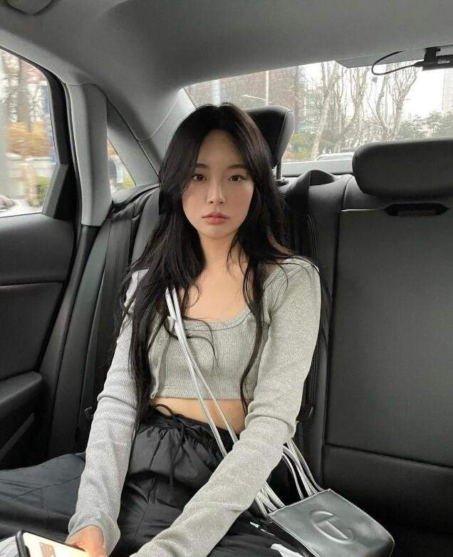 女生|把黑白灰运用到极致ins博主 很酷又带着小性感