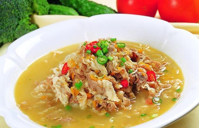 酸汤肥牛的做法家常 0d2c2c6c67ae4876a04b258f17635a9c.jpeg