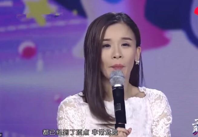 婴儿|祝福！瘫痪21年的桑兰抱着新婴儿眉开眼笑，丈夫坦言生二胎太难了