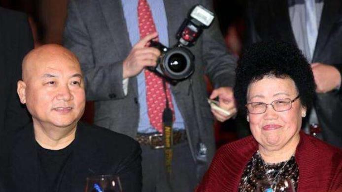 陈丽华迟重瑞结婚时候的样子 3b5c3b5751f74b3fb1a24dddeae25d99.jpeg