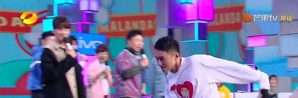 离场|胡一天不动脑子答错题目,维嘉生气摔衣服直接离场,金瀚开撩谢娜